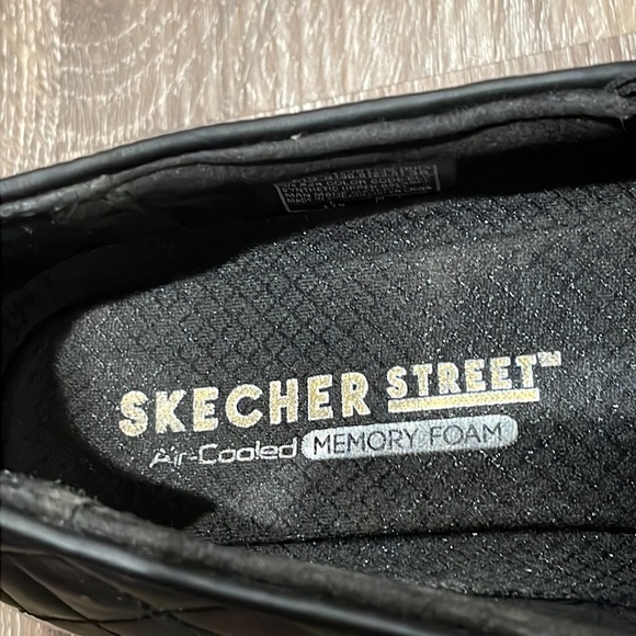 Skechers Memory Foam Black Slip-ons - Women’s 6.5 - Picture 5 of 6